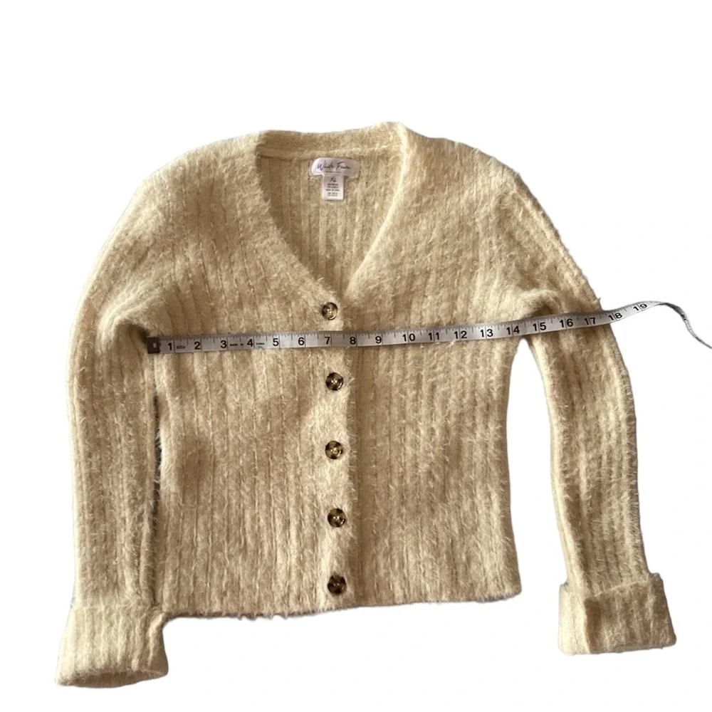 Girls White Fawn Size Junior XL Button Sweater.